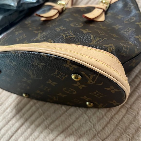 Authentic Louis Vuitton Petit Bucket Bag - EXCELLENT CONDITION - Picture 11 of 15